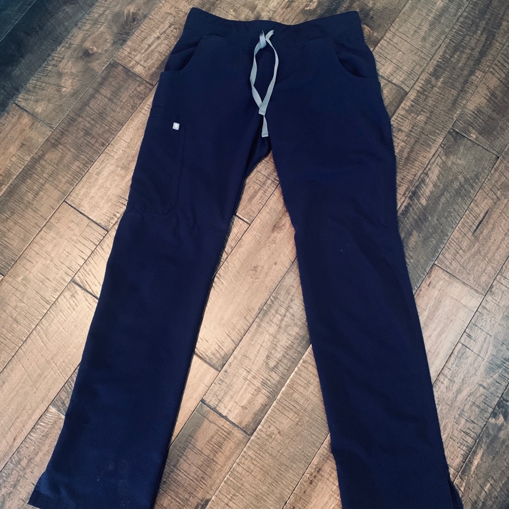 Figs scrub set size small in both top & bottoms